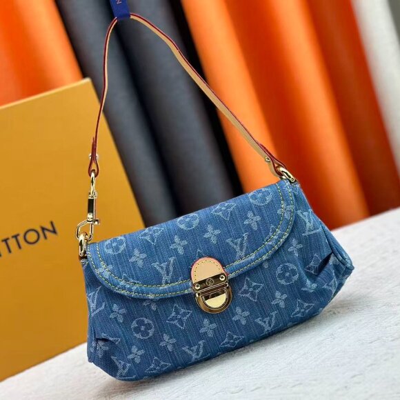 Louis Vuitton Chain Bags, Wallets - Picture 1 of 9